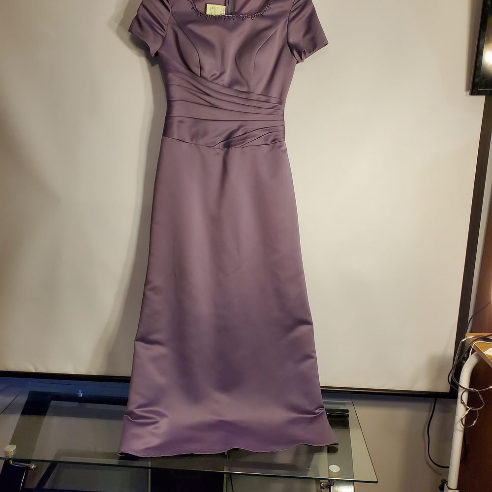 Elegant Dusty Lavender Satin Short-Sleeve Wedding Dress with Beaded Neckline